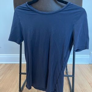 Lululemon T-Shirt